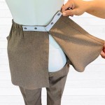 Pantalon adapté sans siège cacao pour femme avec panneaux de dignité