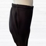 Pantalon adapté en coton ouaté noir pour homme avec ouvertures aux côtés